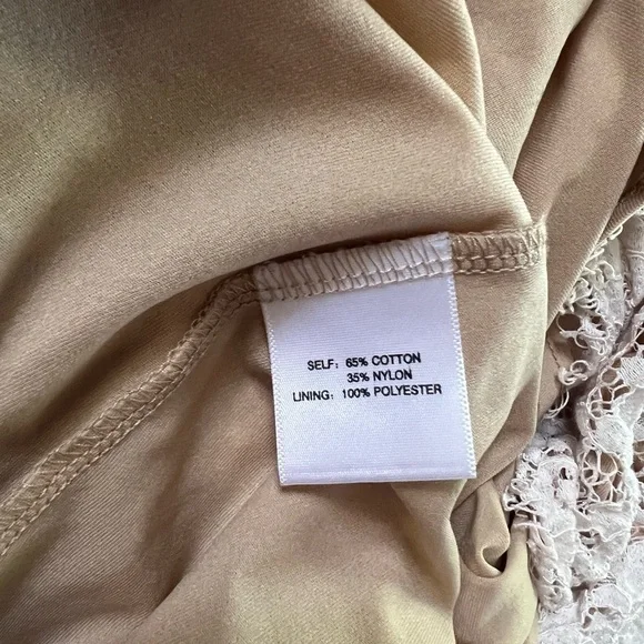 Rose + Olive Lace Bell Sleeve Top
Size: 1X - Picture 4 of 6